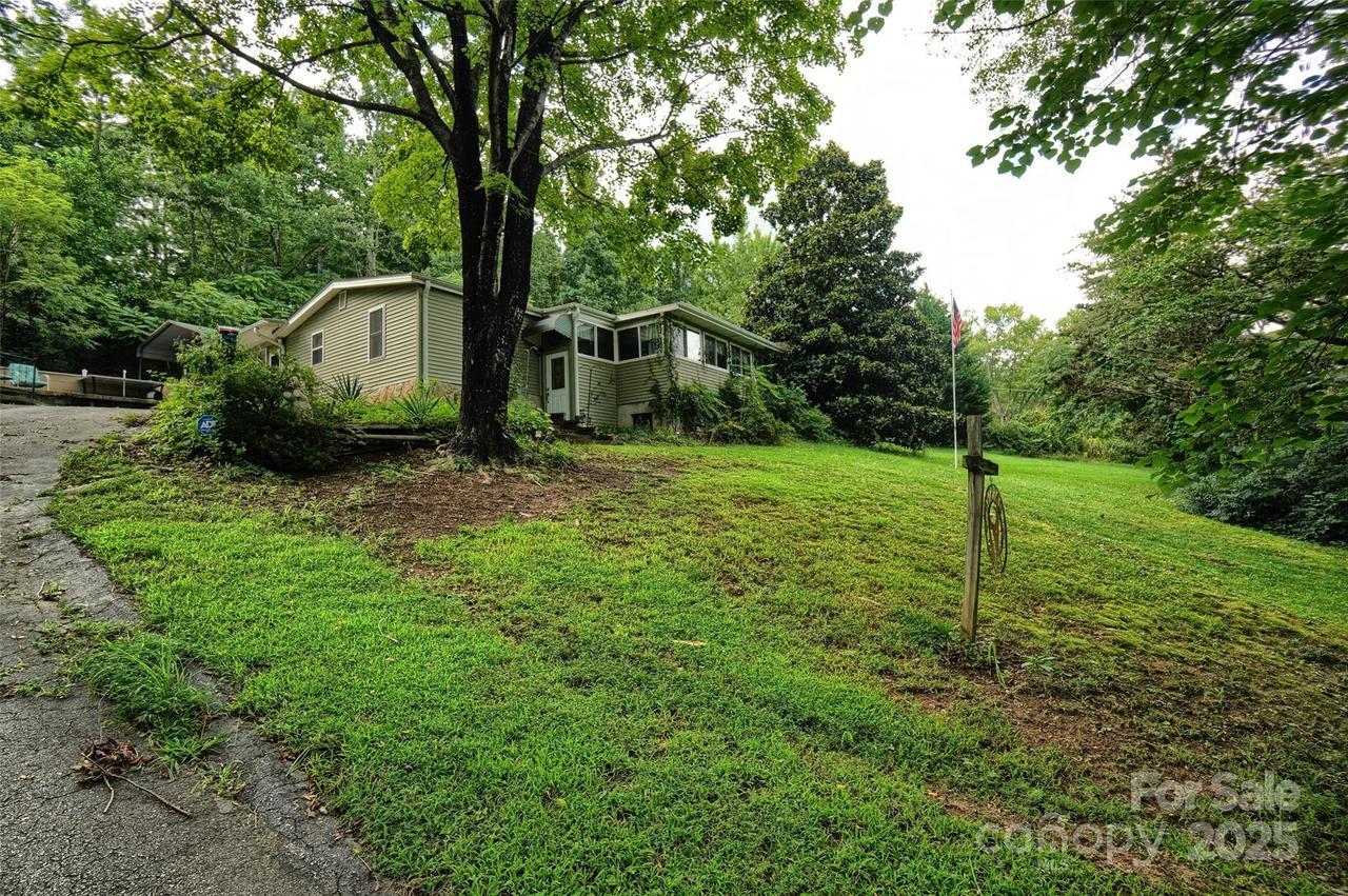 108 Nature Dr., Hendersonville, NC 28792