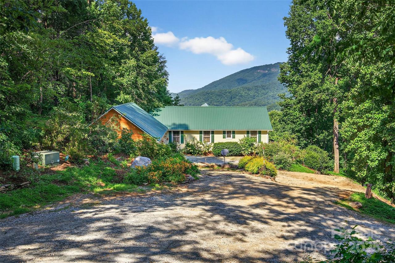 60 Wildflower Ln., Old Fort, NC 28762