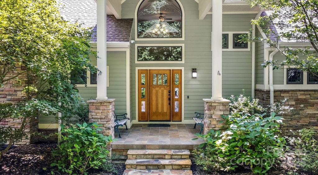 301 Gateway Dr., Hendersonville, NC 28739