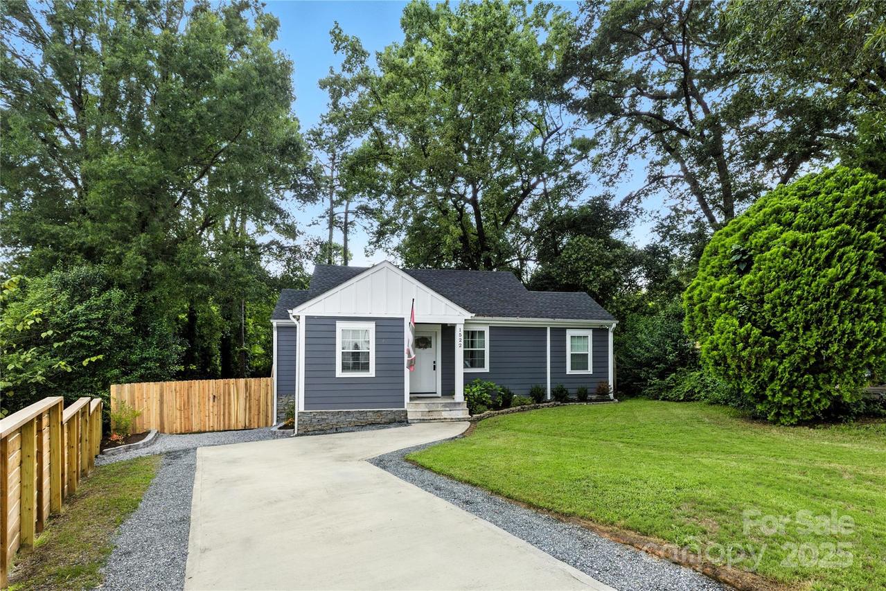 1522 Princess Pl., Charlotte, NC 28208