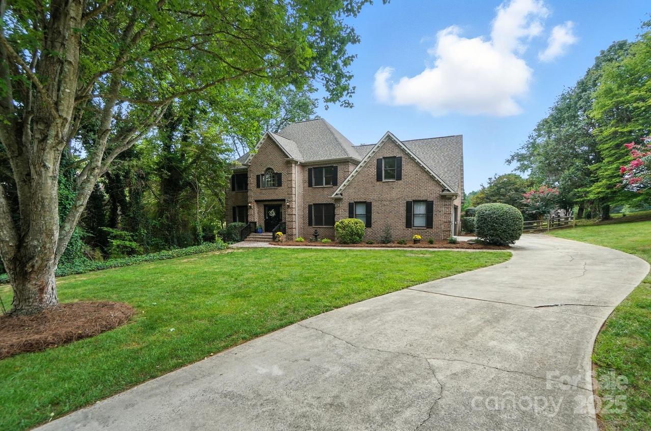 147 Old Squaw Rd., Mooresville, NC 28117