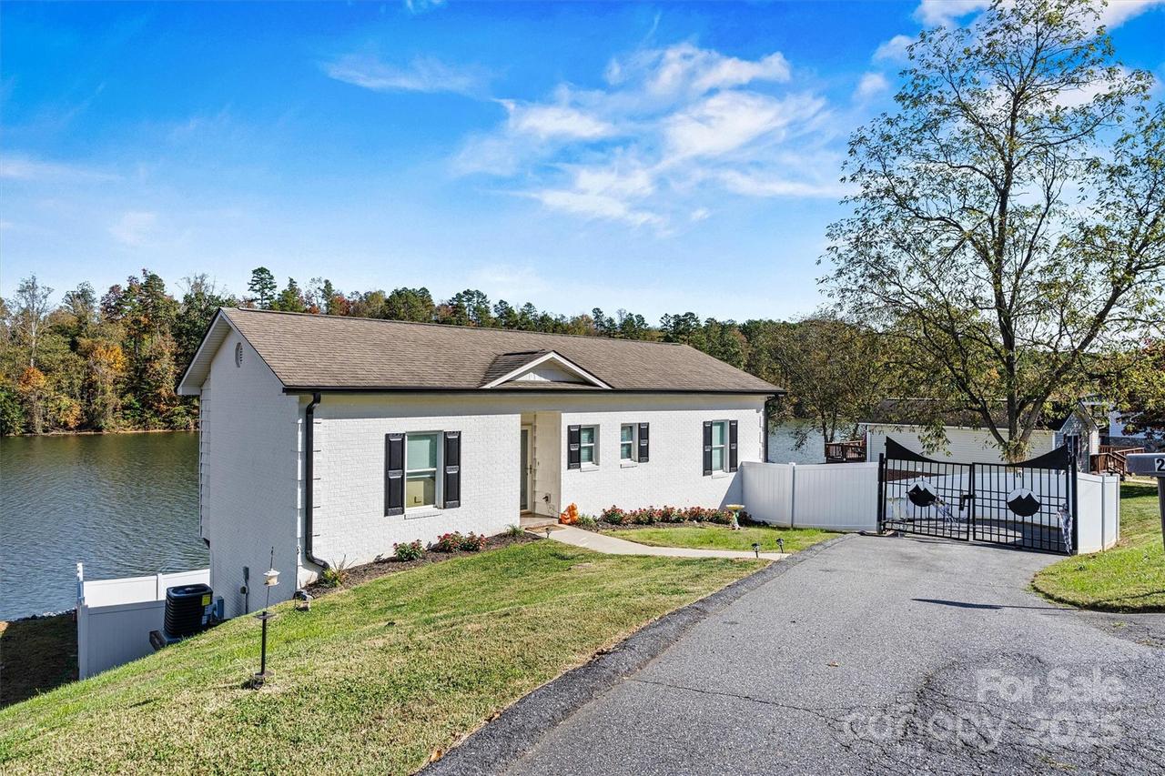 209 Catawba Ave., Hickory, NC 28601