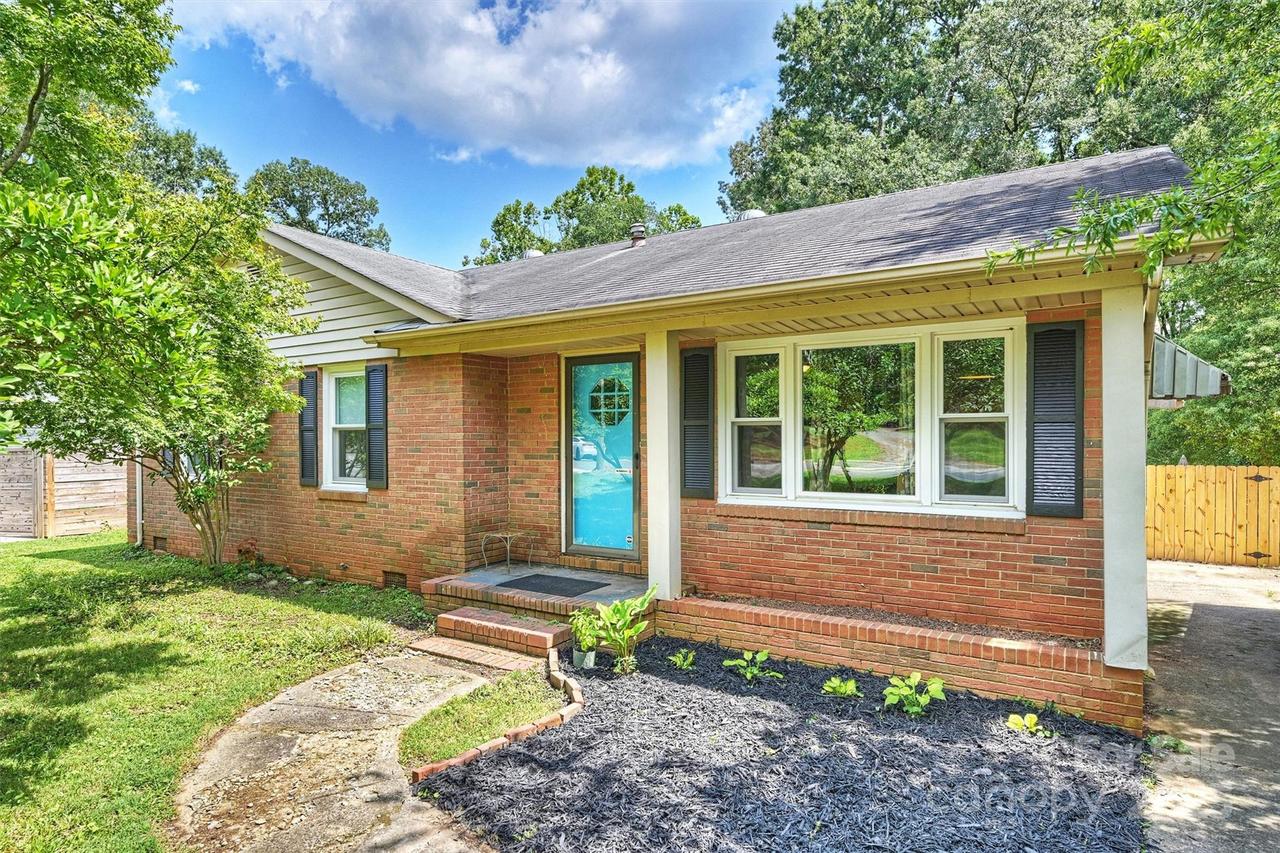 3912 Litchfield Rd., Charlotte, NC 28211