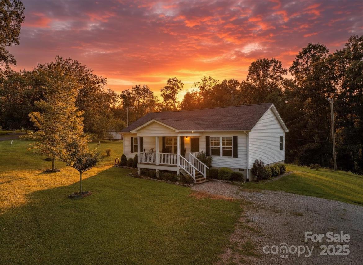 9 Sun Ridge Rd., Asheville, NC 28806