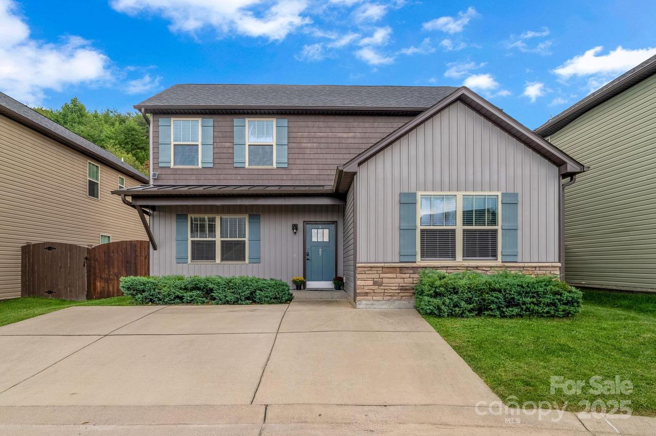 27 Mann Ln., Fletcher, NC 28732