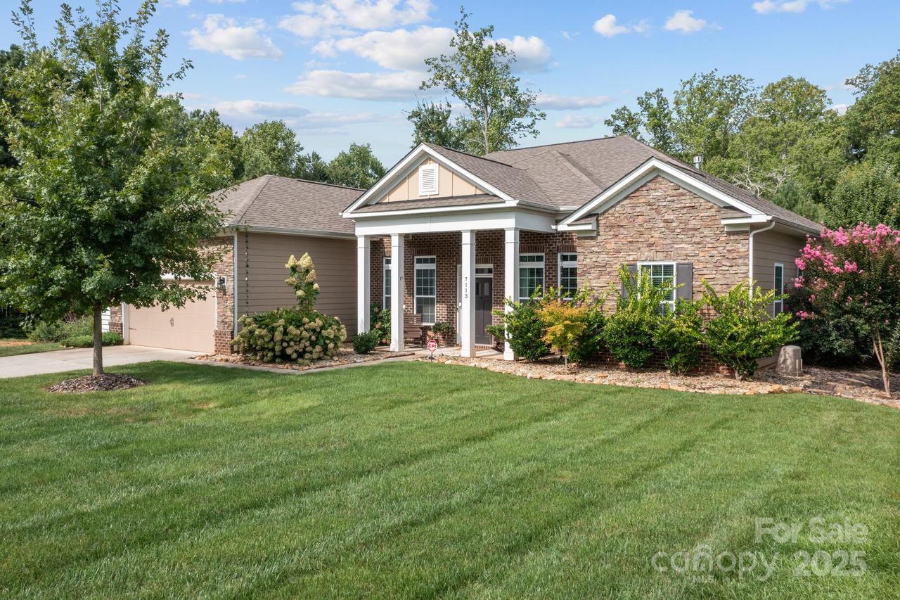 7113 Spyglass Ridge Dr., Denver, NC 28037