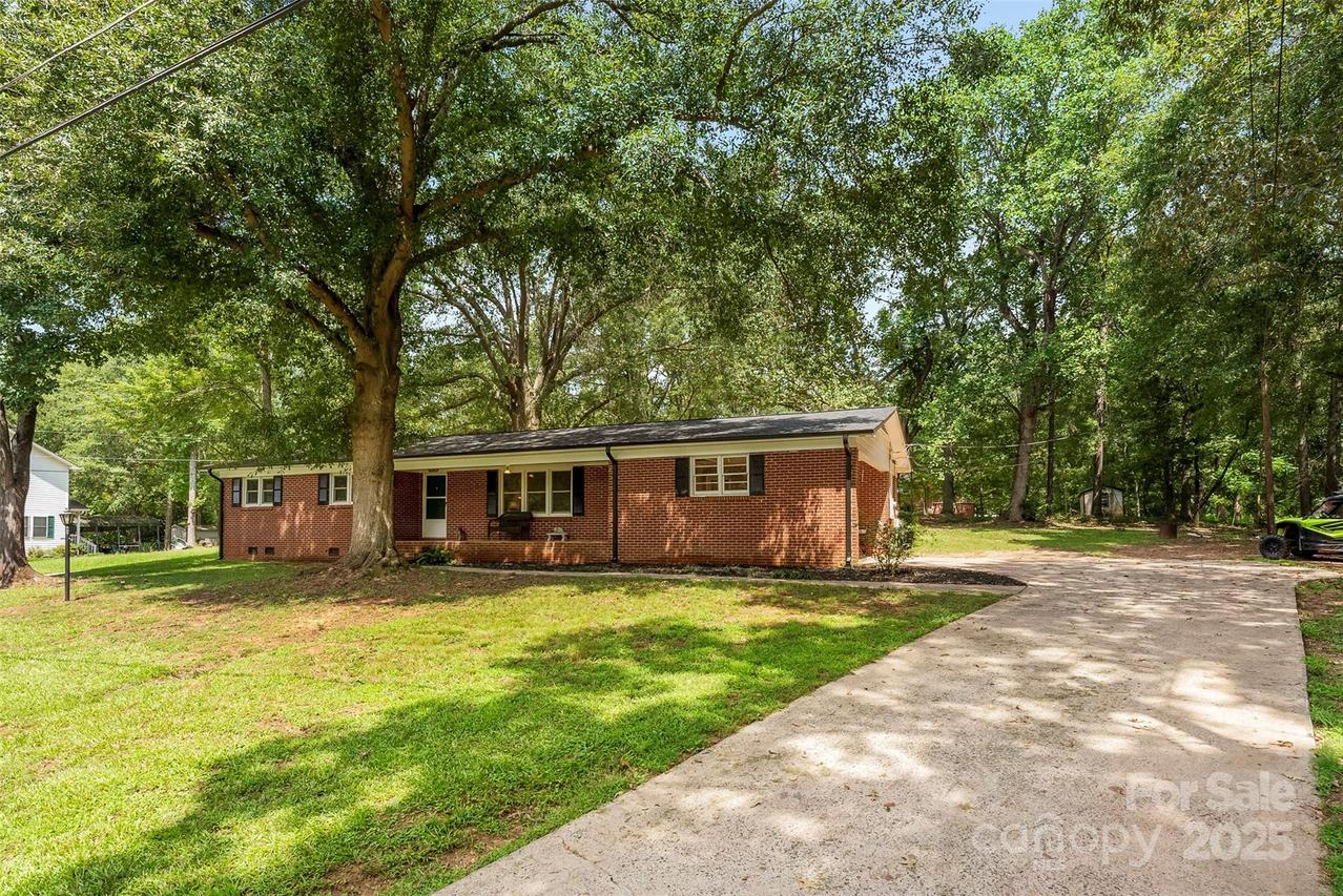 301 Oak Ave., Shelby, NC 28152