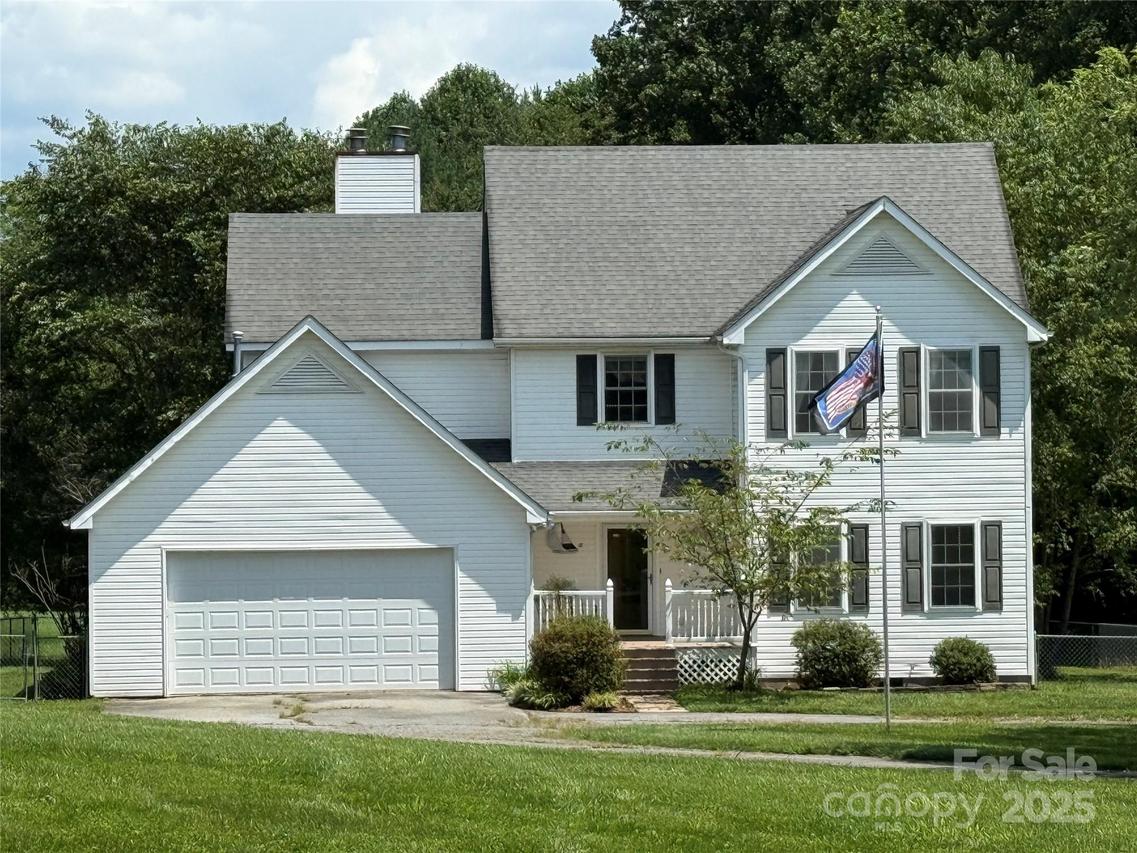 61 Rolling Hills Rd., Mills River, NC 28759