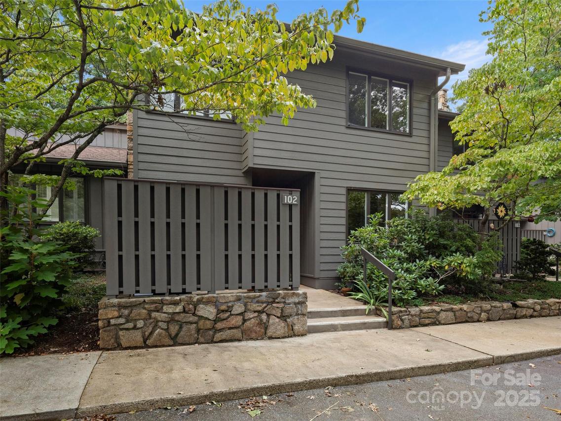102 Crowfields Dr., Asheville, NC 28803
