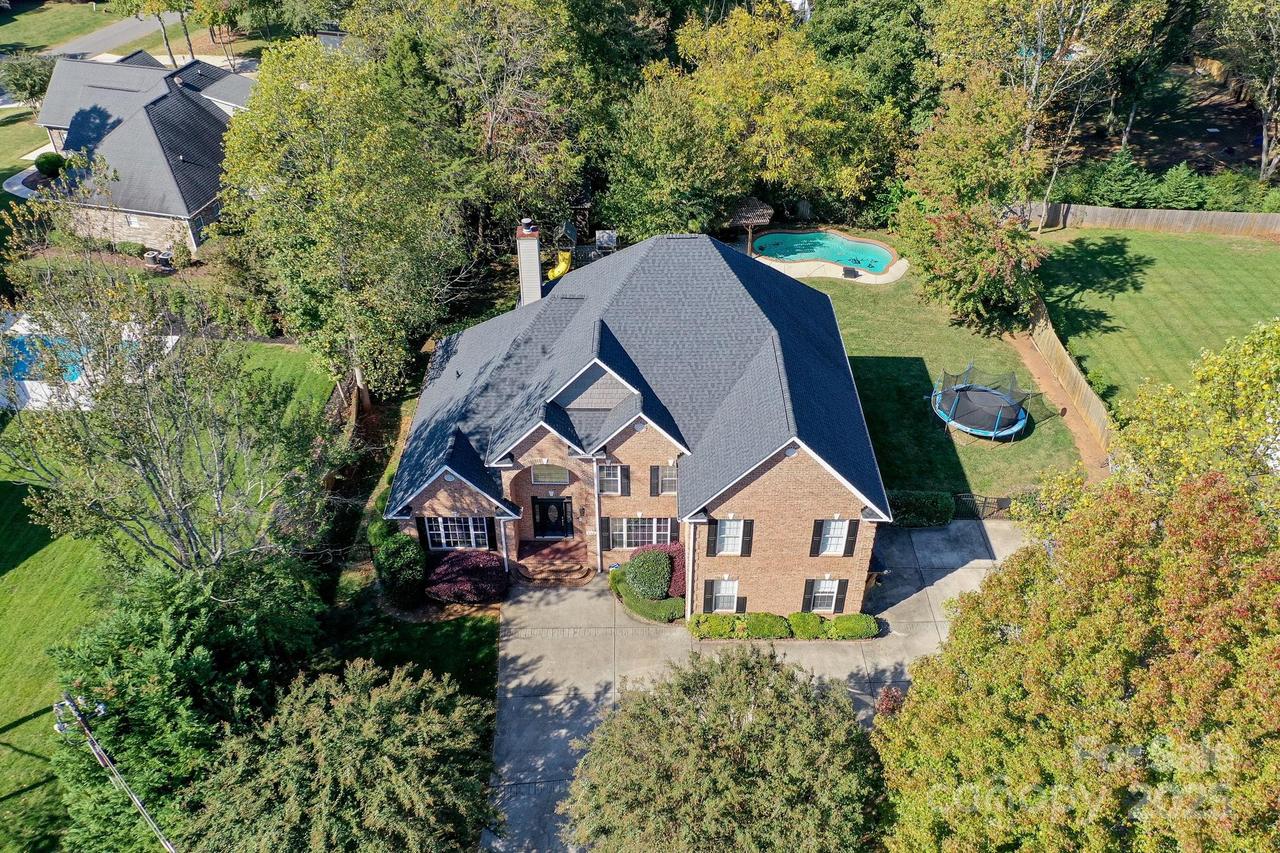 406 Canvasback Rd., Mooresville, NC 28117