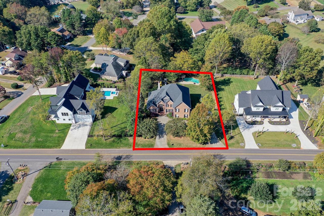 406 Canvasback Rd., Mooresville, NC 28117