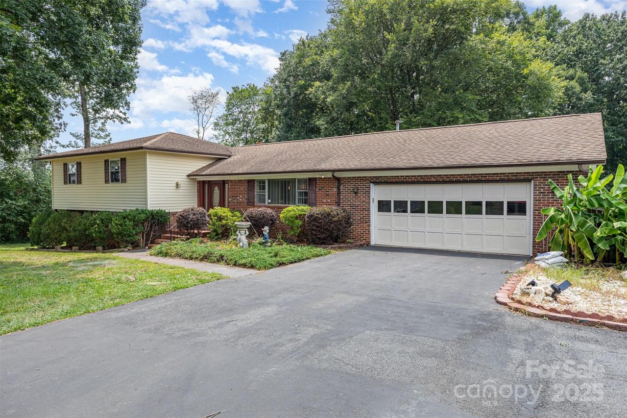 9825 Hagers Rd., Huntersville, NC 28078