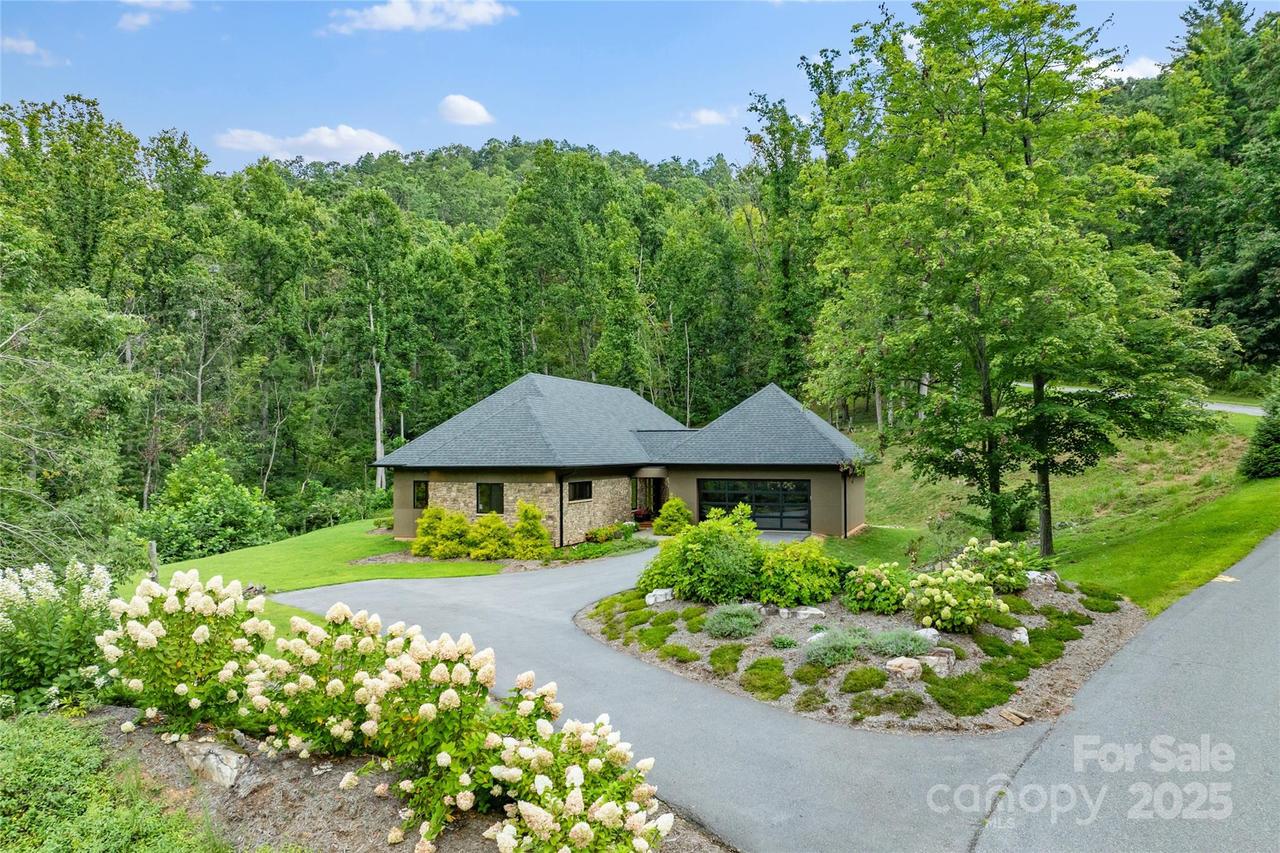 14 Starling Pass, Asheville, NC 28804