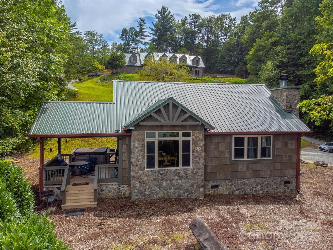 55 Smoky Ridge Rd., Bryson City, NC 28713