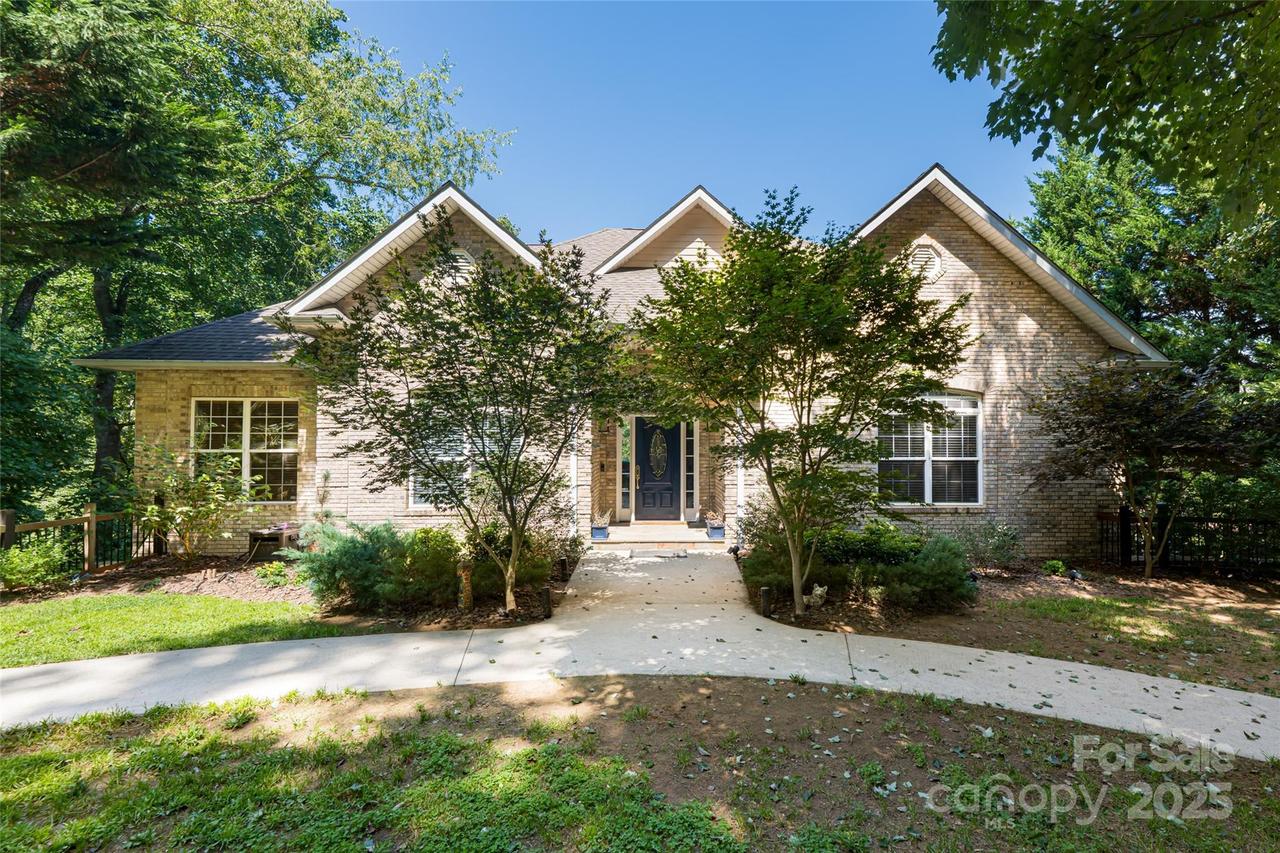 47 Timberwood Dr., Asheville, NC 28806