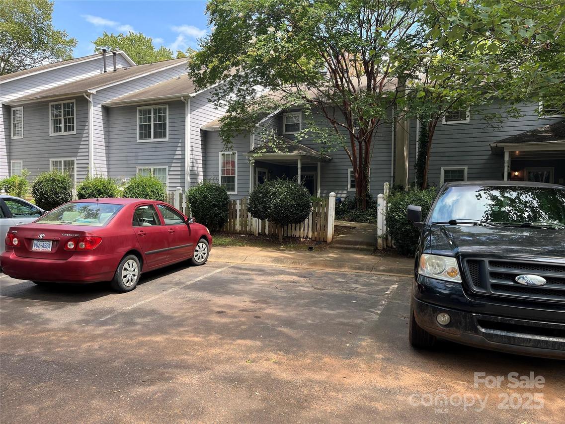6011 Treetop Ct., Charlotte, NC 28212