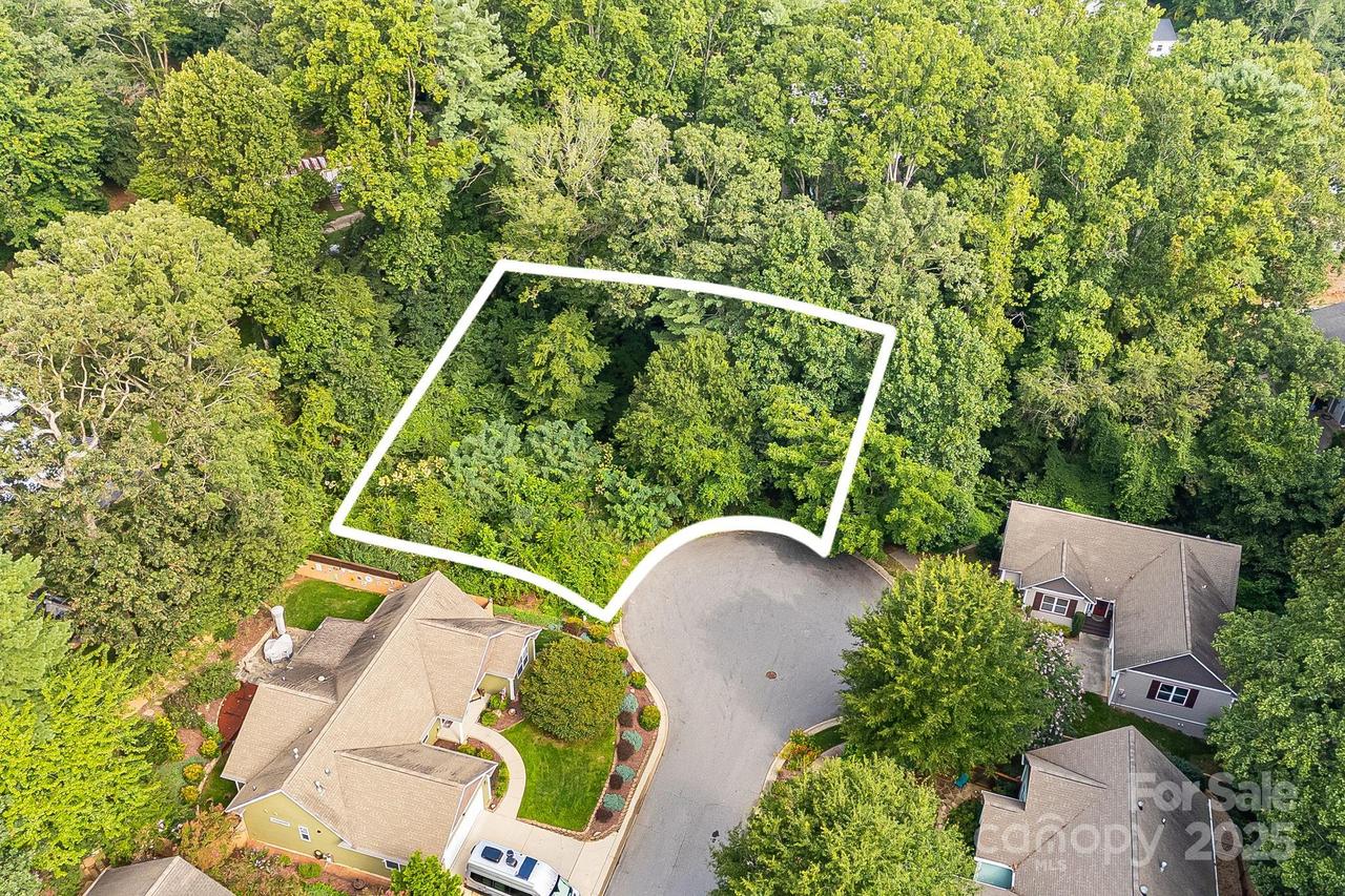 14 Catalina Ct., Asheville, NC 28806