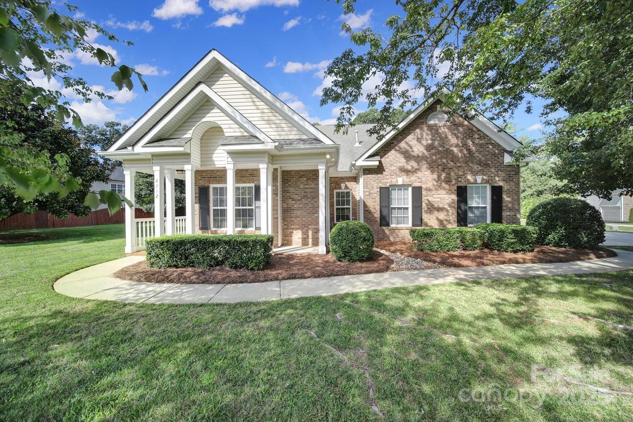 8712 Great Pine Ln., Huntersville, NC 28078