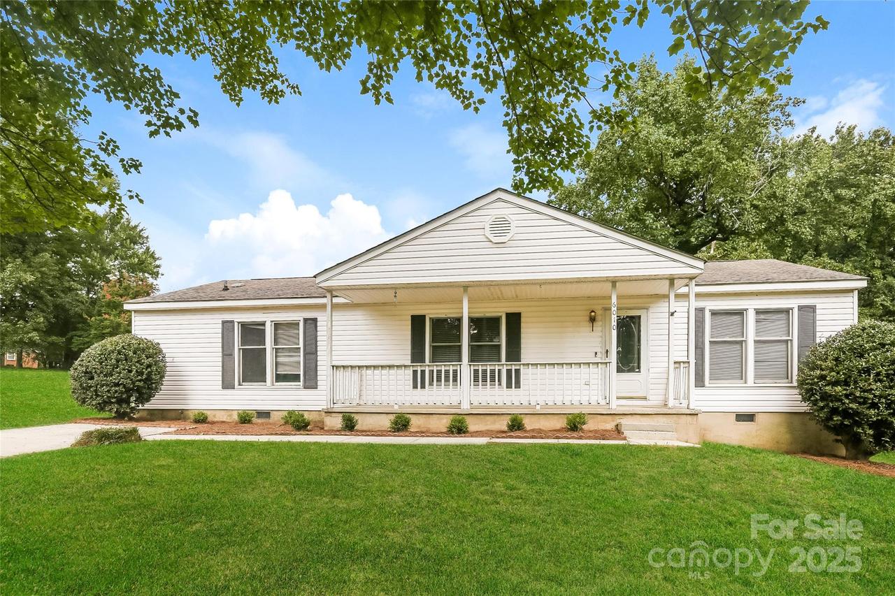 6010 Amberly Ln., Charlotte, NC 28213