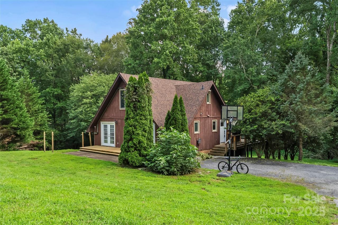 220 Shuping St., Morganton, NC 28655