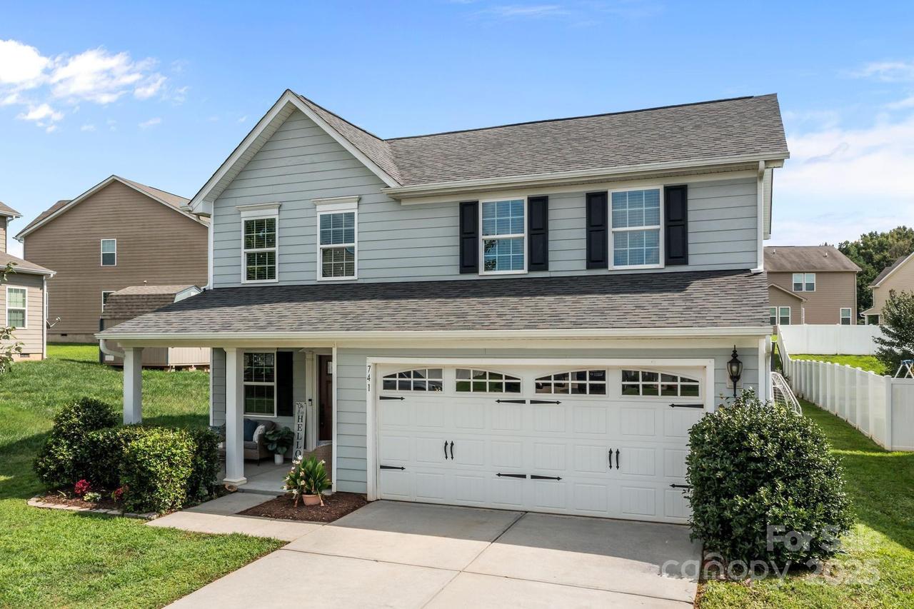 741 Climbing Rose Ct., Gastonia, NC 28056