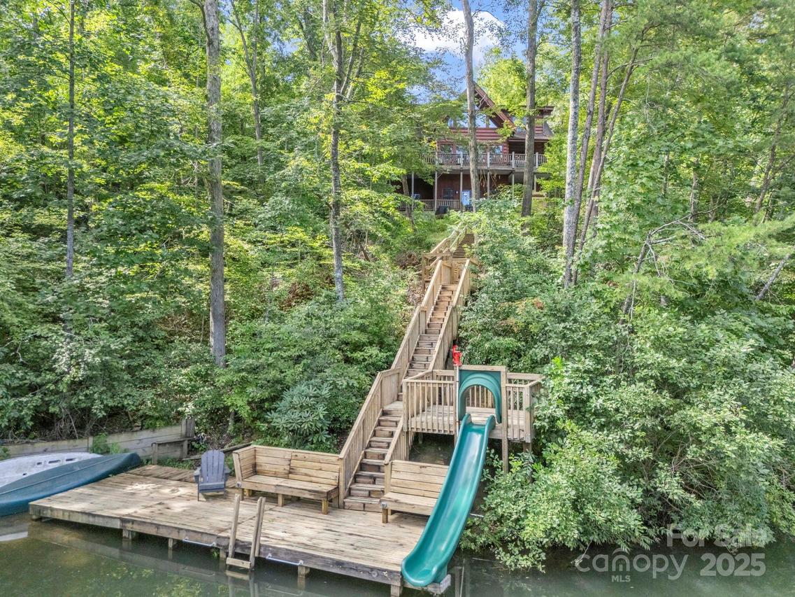 1029 Rainbow Cir., Lake Lure, NC 28746