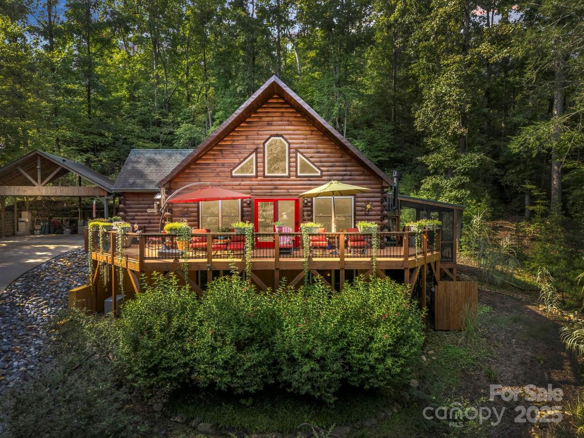 131 Blue Gill Dr., Lake Lure, NC 28746
