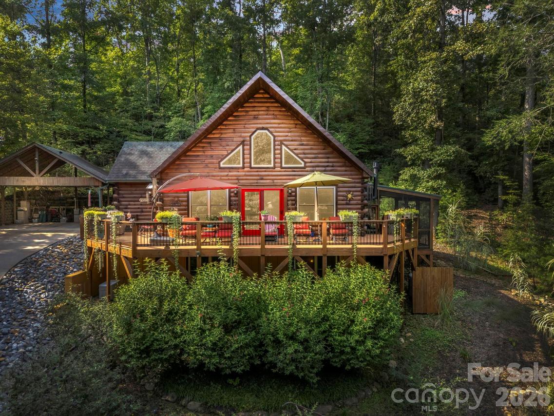 131 Blue Gill Dr., Lake Lure, NC 28746