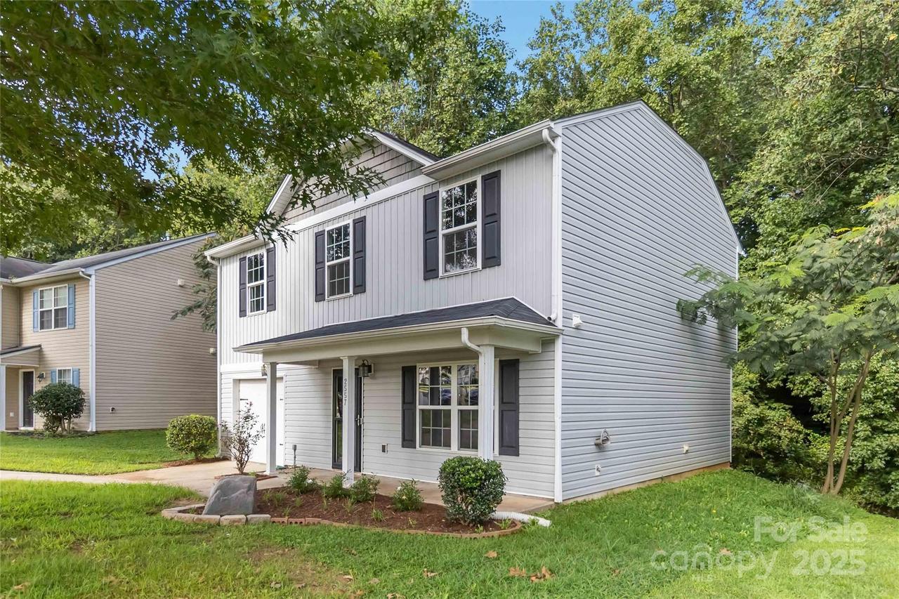 2557 Mulberry Pond Dr., Charlotte, NC 28208