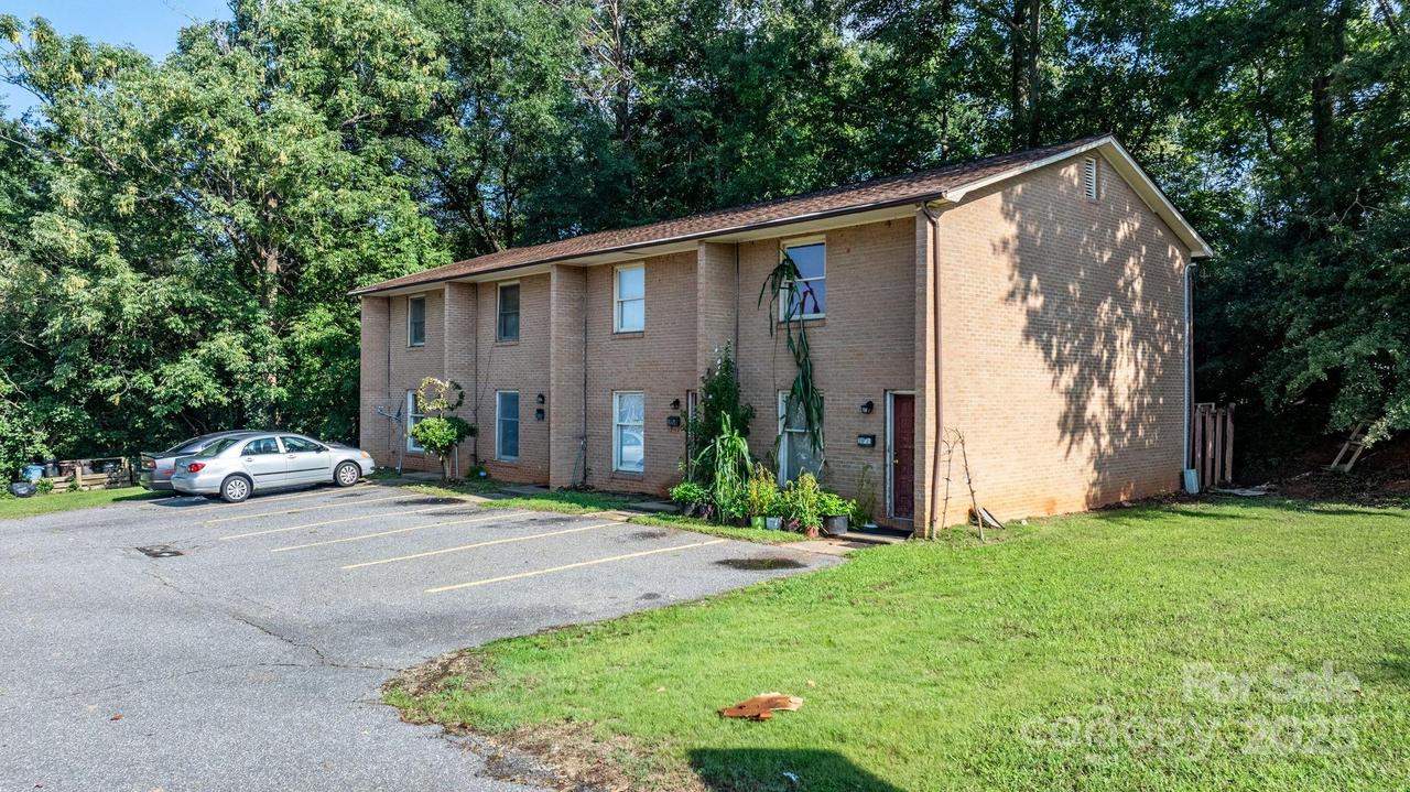 103 Ramsey St., Morganton, NC 28655