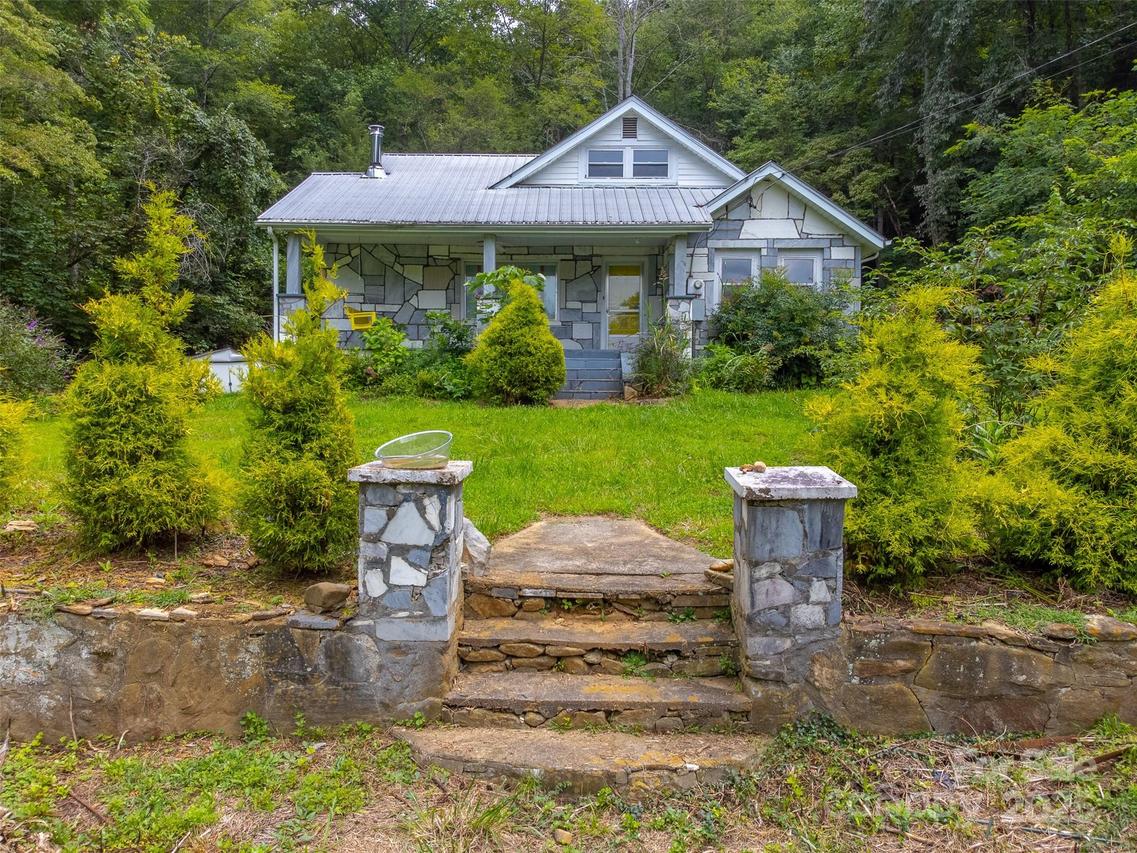 105 Marble Dr., Sylva, NC 28779