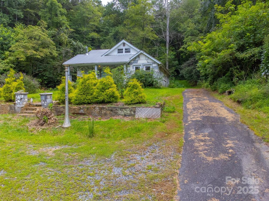 105 Marble Dr., Sylva, NC 28779