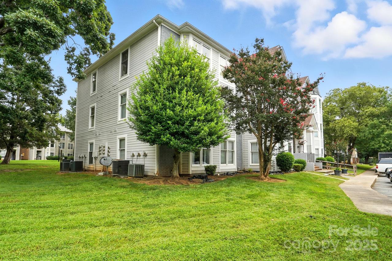 7360 Rose Terrace Ct., Charlotte, NC 28215