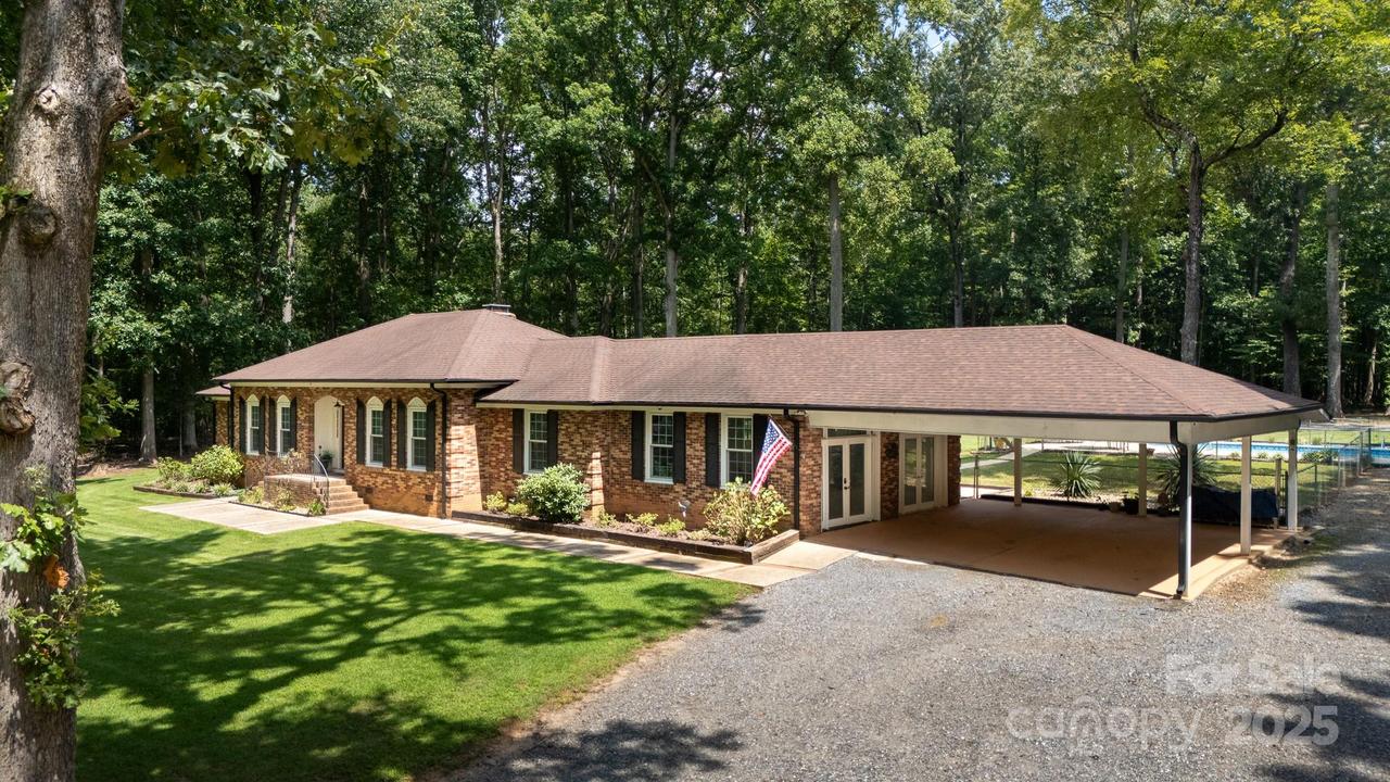 4520 Belhaven Forest Dr., Gastonia, NC 28056