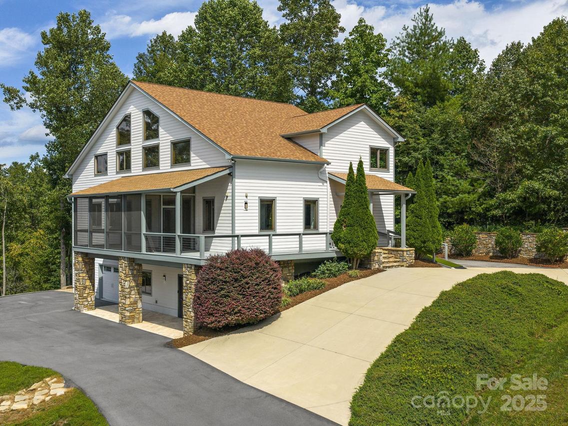 248 Wisdom Cove Rd., Flat Rock, NC 28731