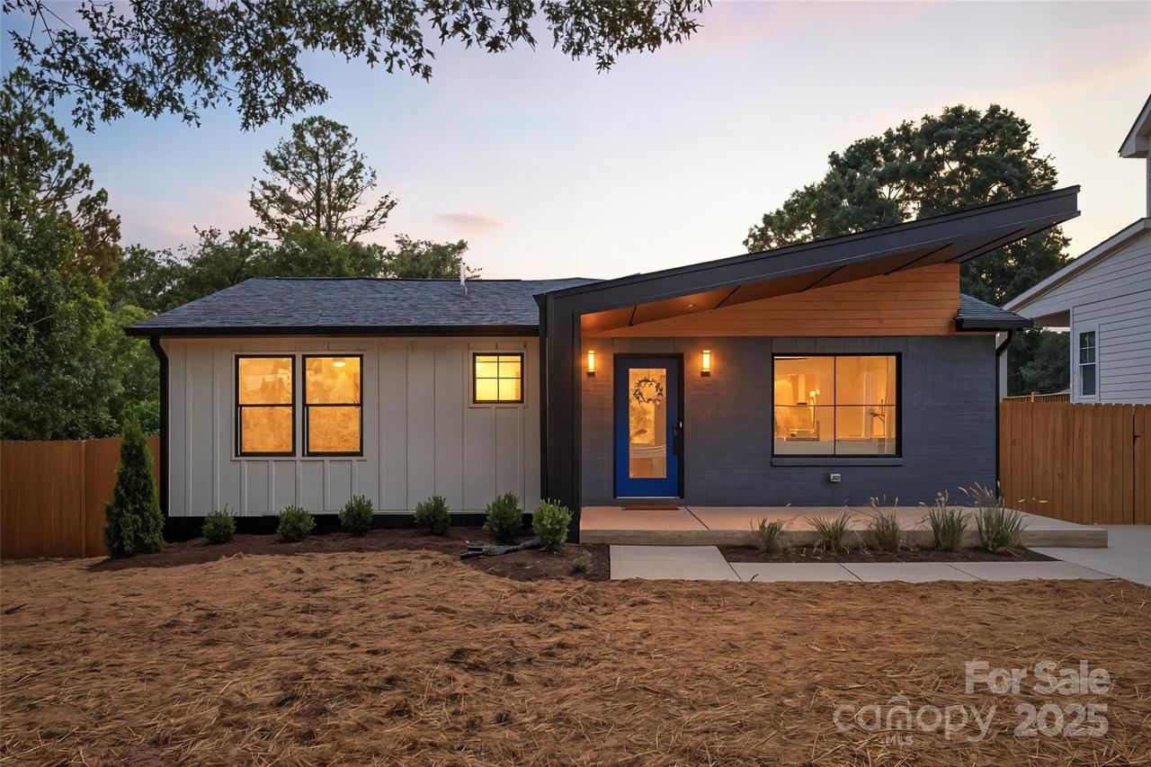 2808 Hilliard Dr., Charlotte, NC 28205
