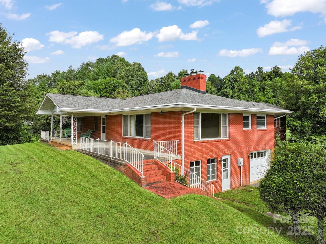 5 Noland Downs Rd., Waynesville, NC 28785