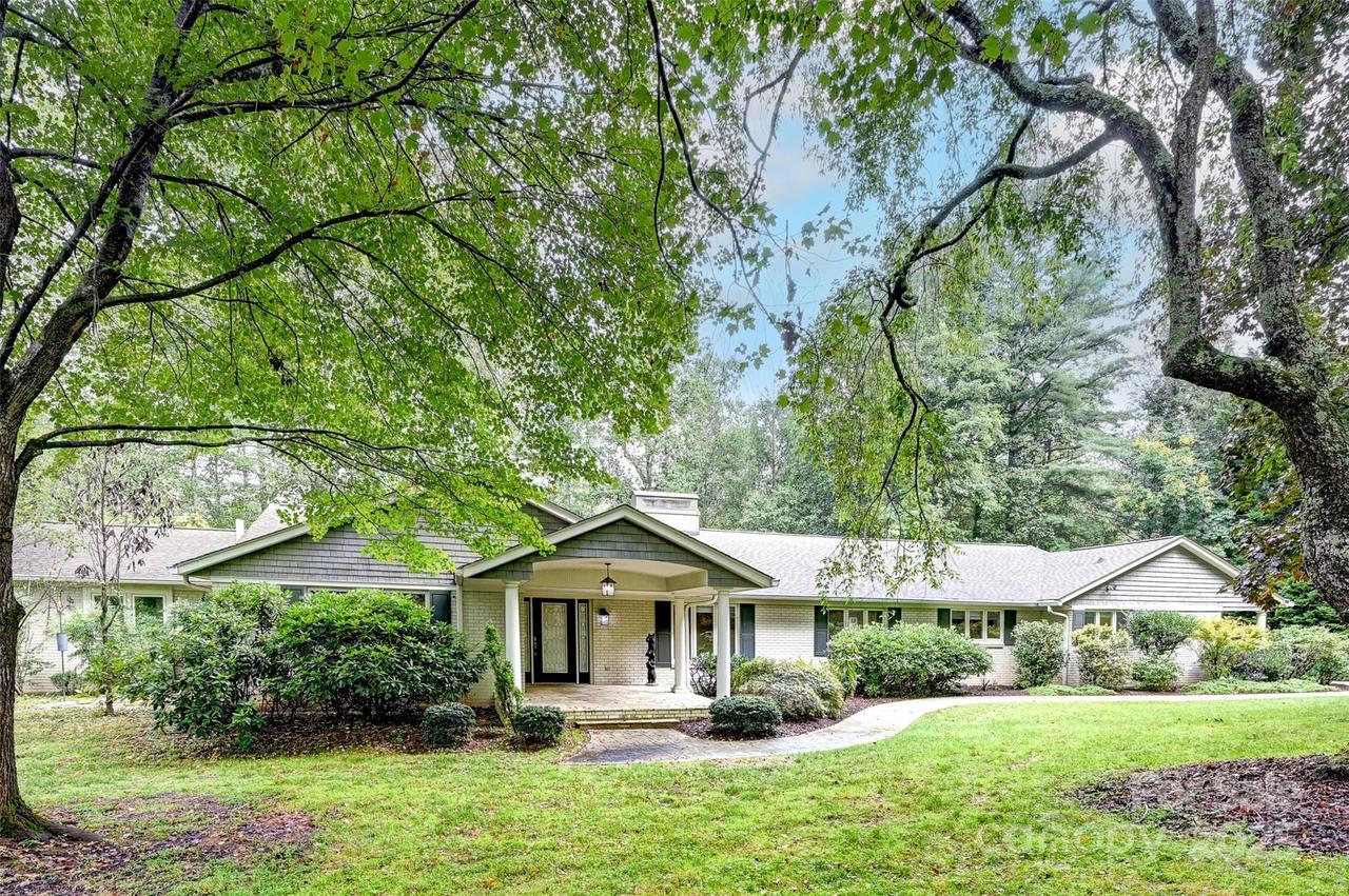 415 Vanderbilt Rd., Asheville, NC 28803