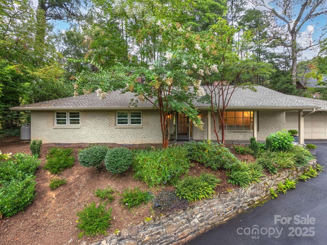 85 E Euclid Pkwy., Asheville, NC 28804