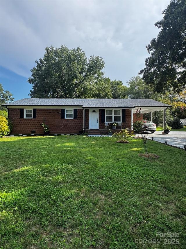 324 Autumn Dr., Harrisburg, NC 28075