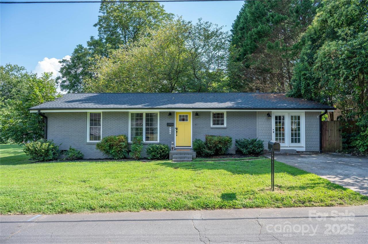 908 Laye St., Belmont, NC 28012