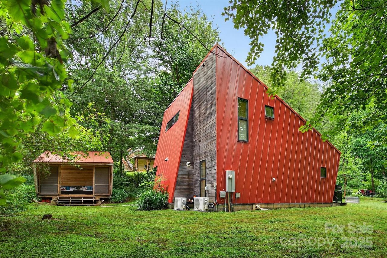 450 Lakey Gap Rd., Black Mountain, NC 28711