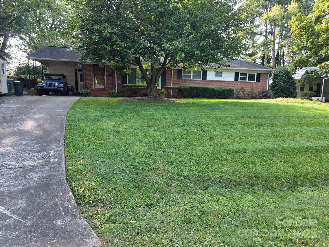 637 Downey Pl., Gastonia, NC 28054
