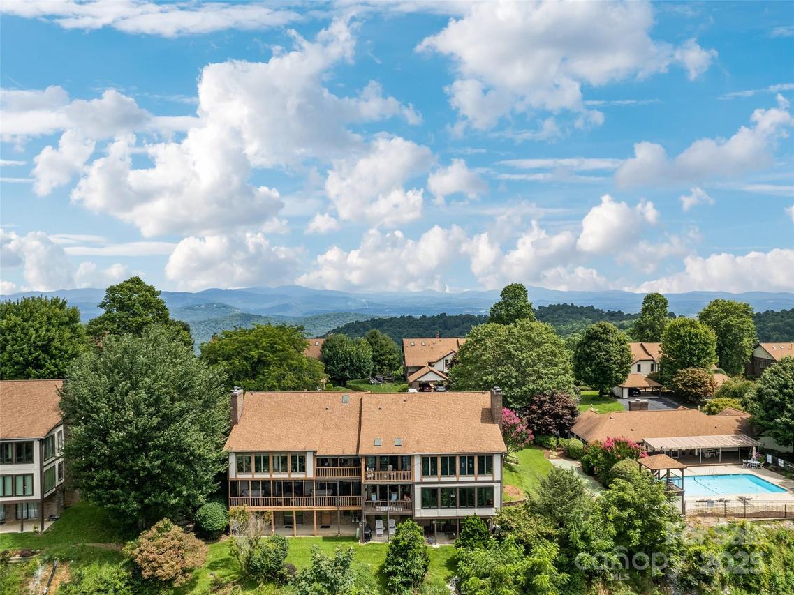 1401 Fleetwood Plz. #1, Hendersonville, NC 28739