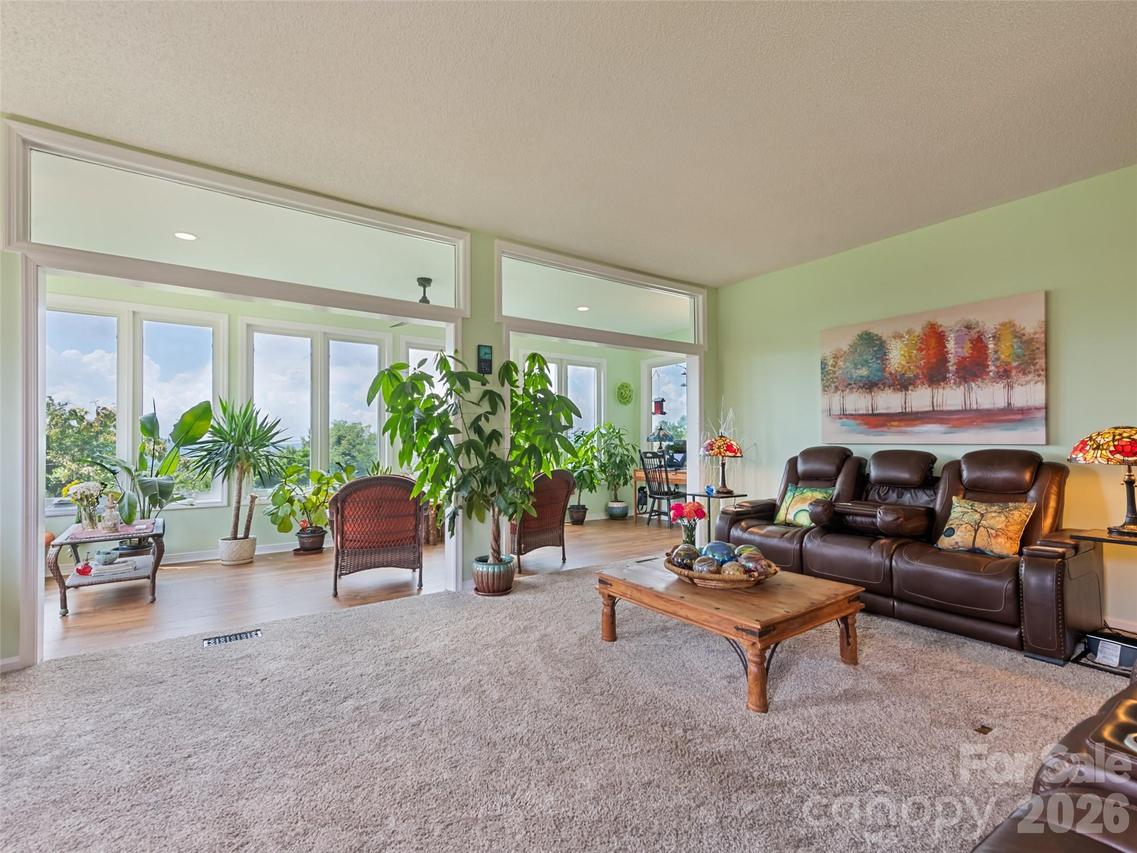 1401 Fleetwood Plz. #1, Hendersonville, NC 28739