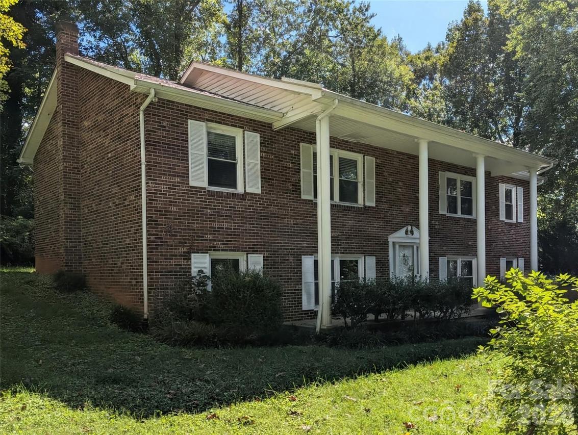 3065 Woodstream Dr., Valdese, NC 28690
