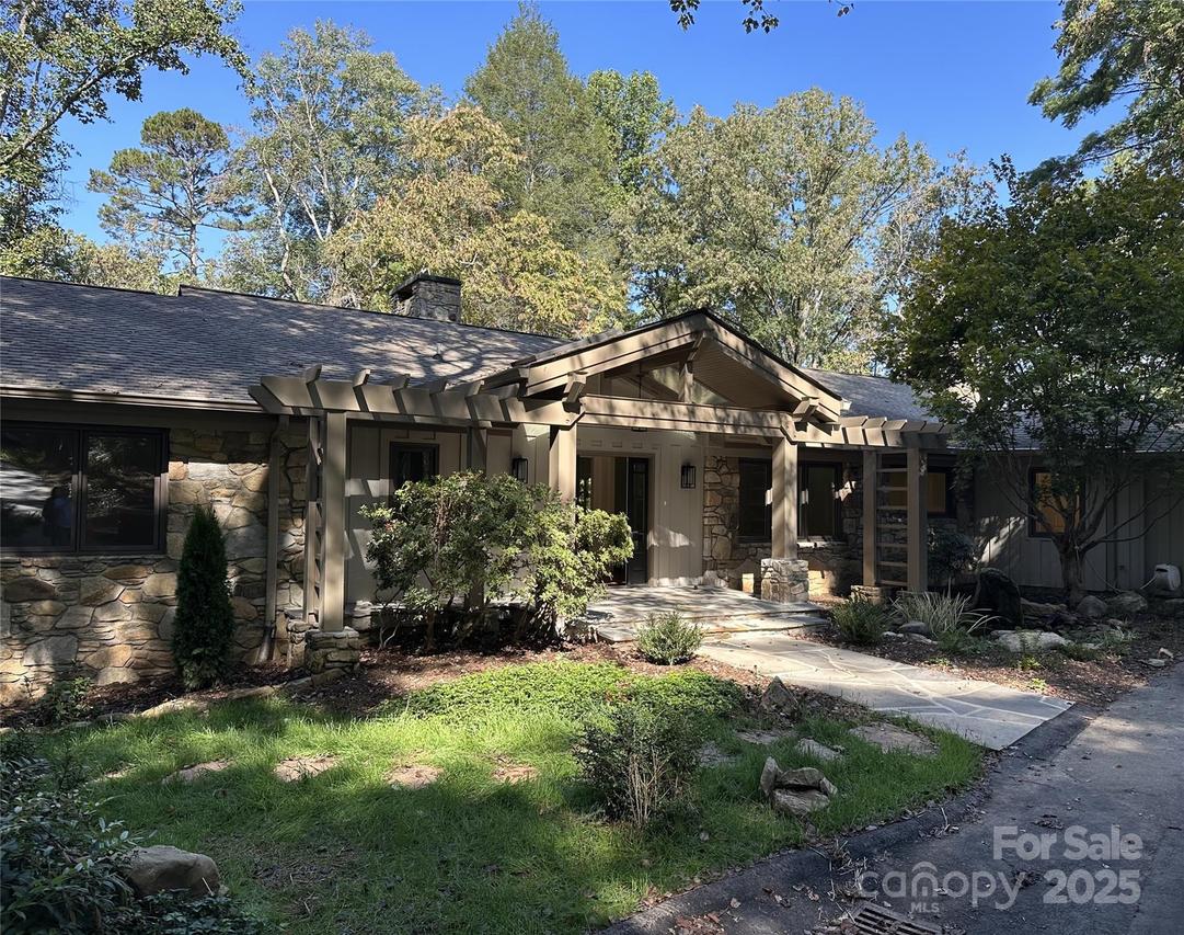 5 Holly Hill Rd., Asheville, NC 28803