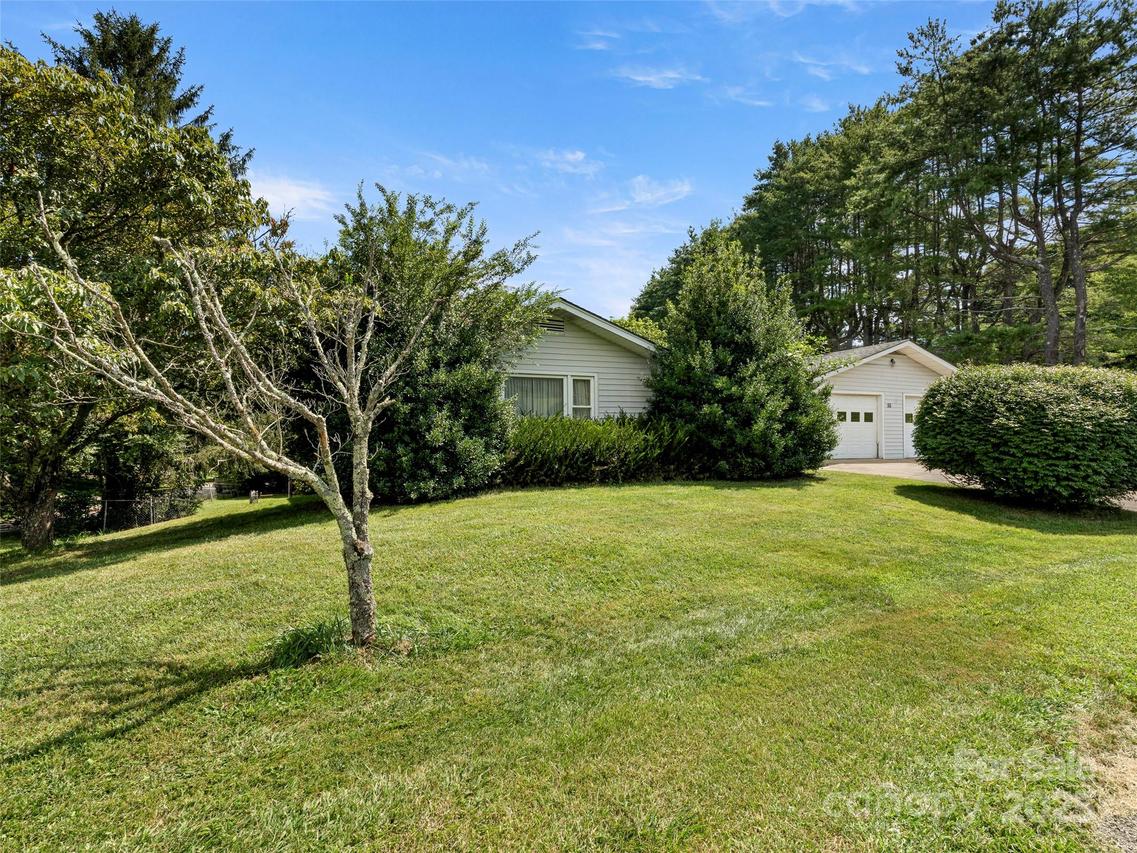 55 Dock Ratcliffe Rd., Waynesville, NC 28786