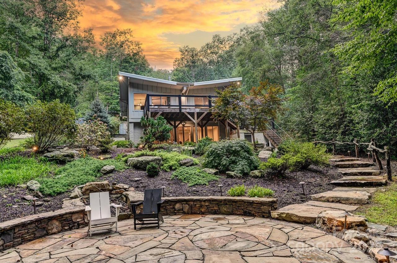 5 Crooked Tree Ln., Black Mountain, NC 28711
