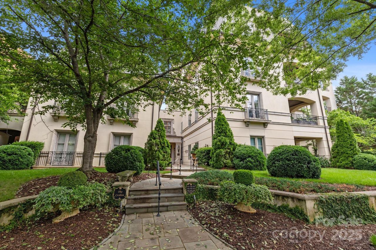462 Fenton Pl., Charlotte, NC 28207